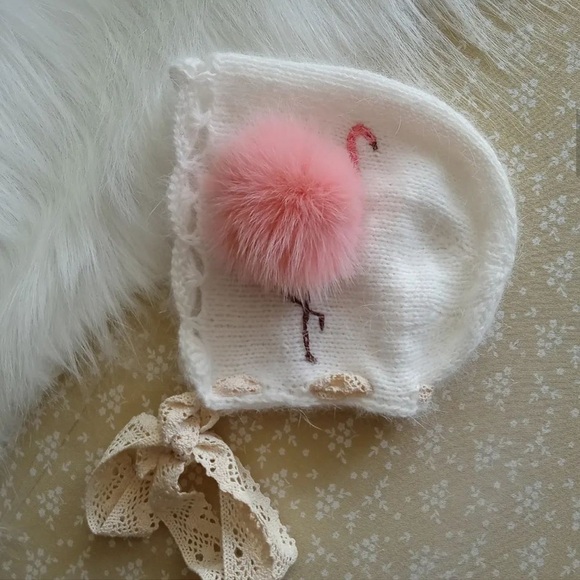 KNITTED bonnet with embroidered flamingo - Picture 1 of 4